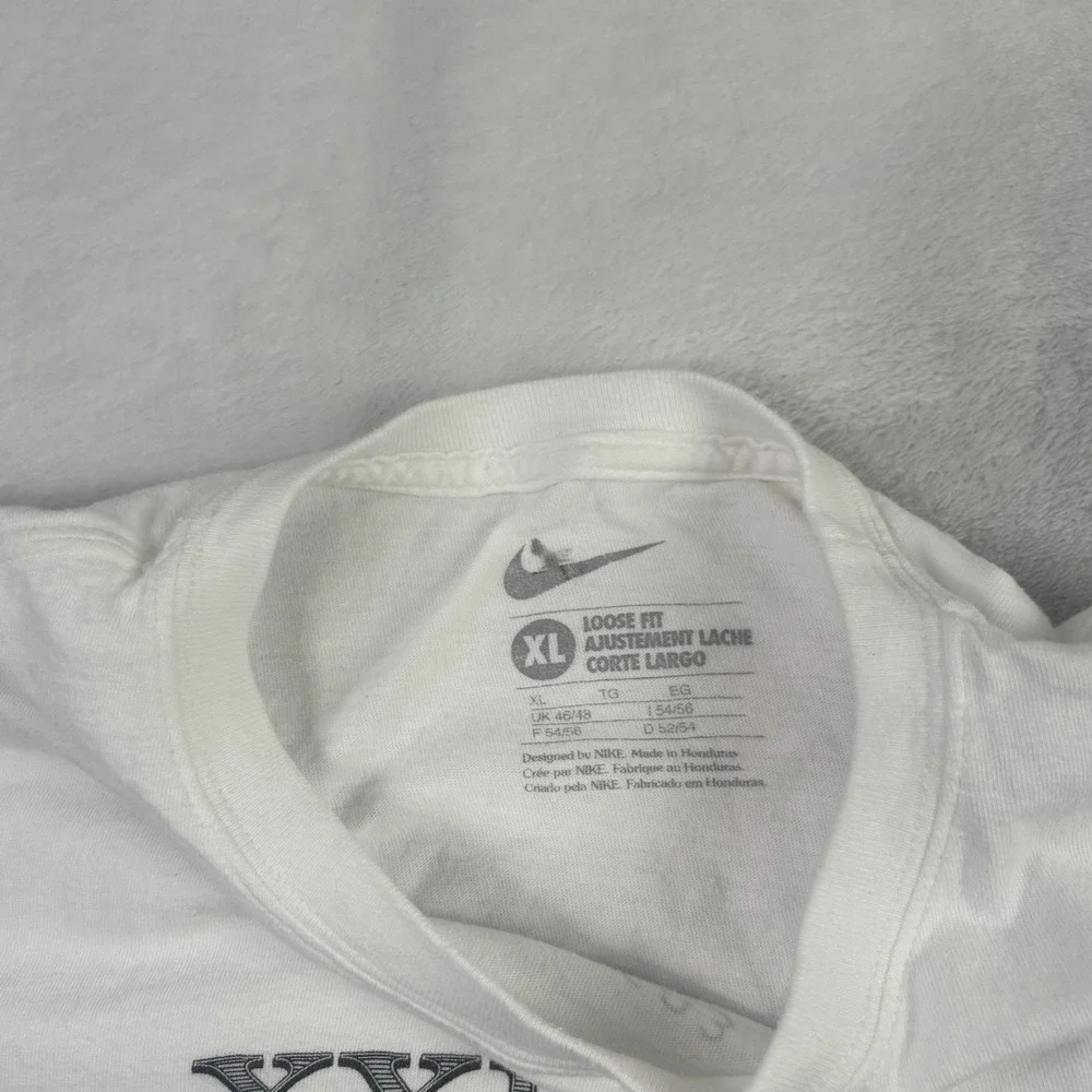 Nike Loose Fit Signature Series Lebron James White SS Graphic Shirt Men's XL